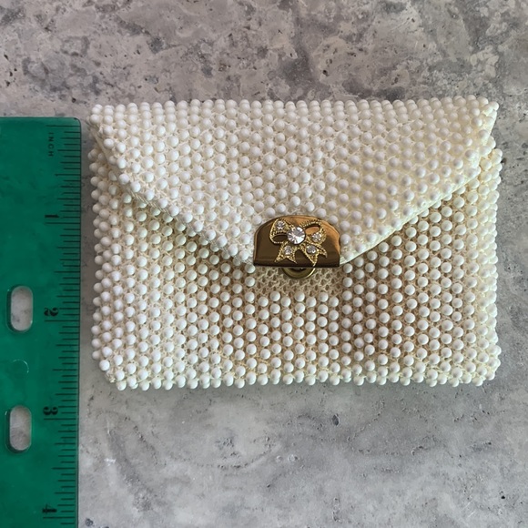 Vintage Beaded Coin Purse 1960’s White with Rhinestones Bow Snap Closure… - Picture 8 of 8